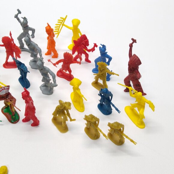 Cowboy & Indians Vintage Plastic Toy Lot Nostalgic Collection Wear & Play Damage - Picture 6 of 10